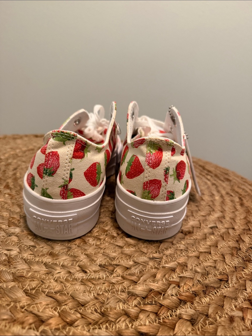 NWT custom strawberry converse - Picture 2 of 9